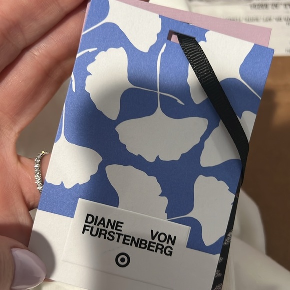 DVF x TARGET Red Lip Graphic T-Shirt - Picture 2 of 3